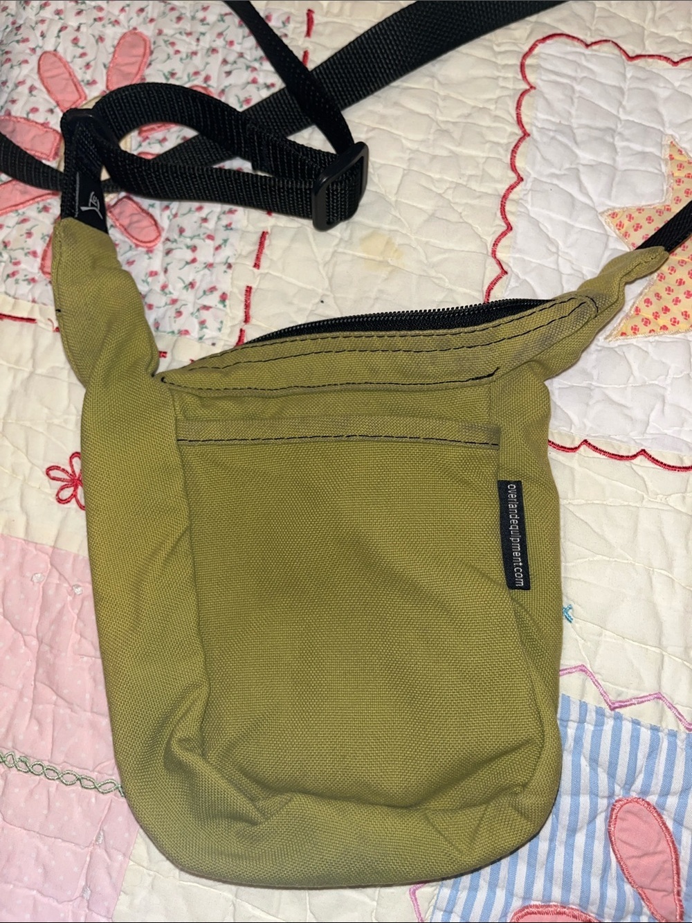 Overland Equipment Olive Green Crossbody Bag with Adjustable Strap - Picture 8 of 13